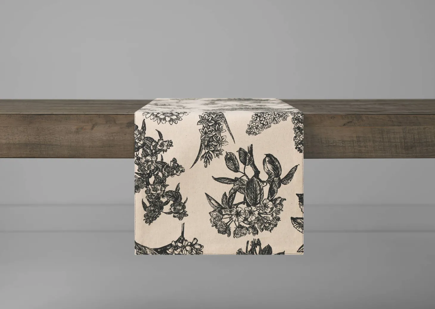 Hydrangea Table Runner Natural/Black