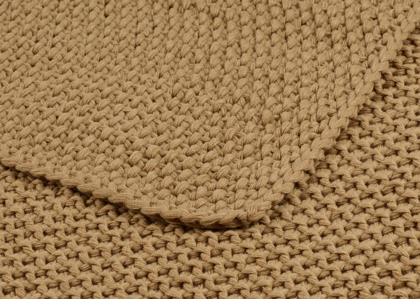 Kelvin Throw Caramel