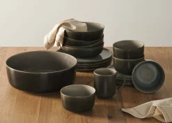 Quadra 16 piece Dish Set
